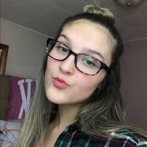 Meet your Posher, Karlee
